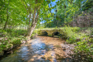 Cox Store Rd SW, Floyd, VA 24091-12